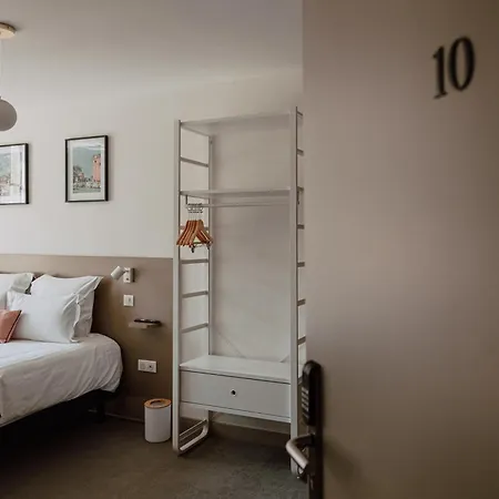 Mage - La Grenette Hotel